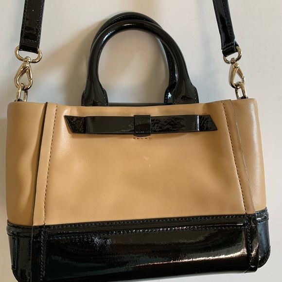 Like New Kate Spade ♠️ beautiful shoulder bag. - Picture 2 of 8